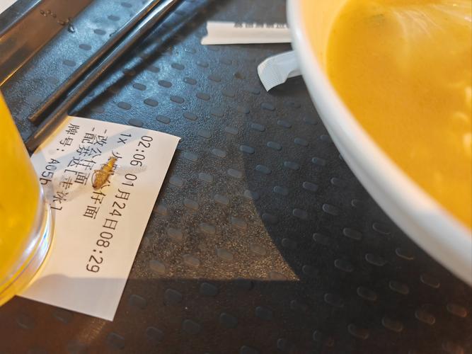 酒店早餐吃出蒸蟑螂,酒店早餐吃出蒸蟑螂怎么赔偿